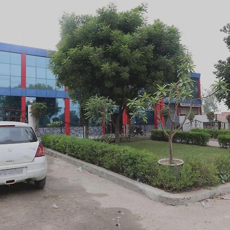Hotel O Mulaqat Dadri Экстерьер фото